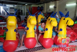 Con ngựa bơm hơi -001c